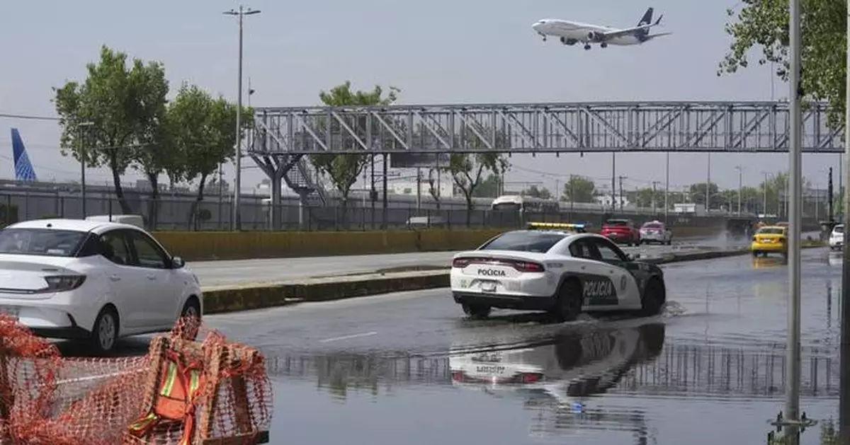 Torrential rains shut down flights at Mexico City airport for second day