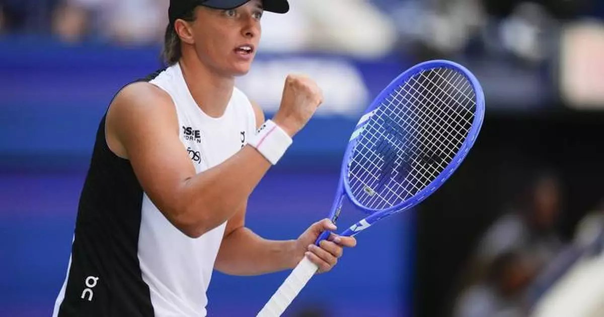 Swift start: Iga Swiatek easily wins at US Open, but she's here to talk about Taylor and Travis