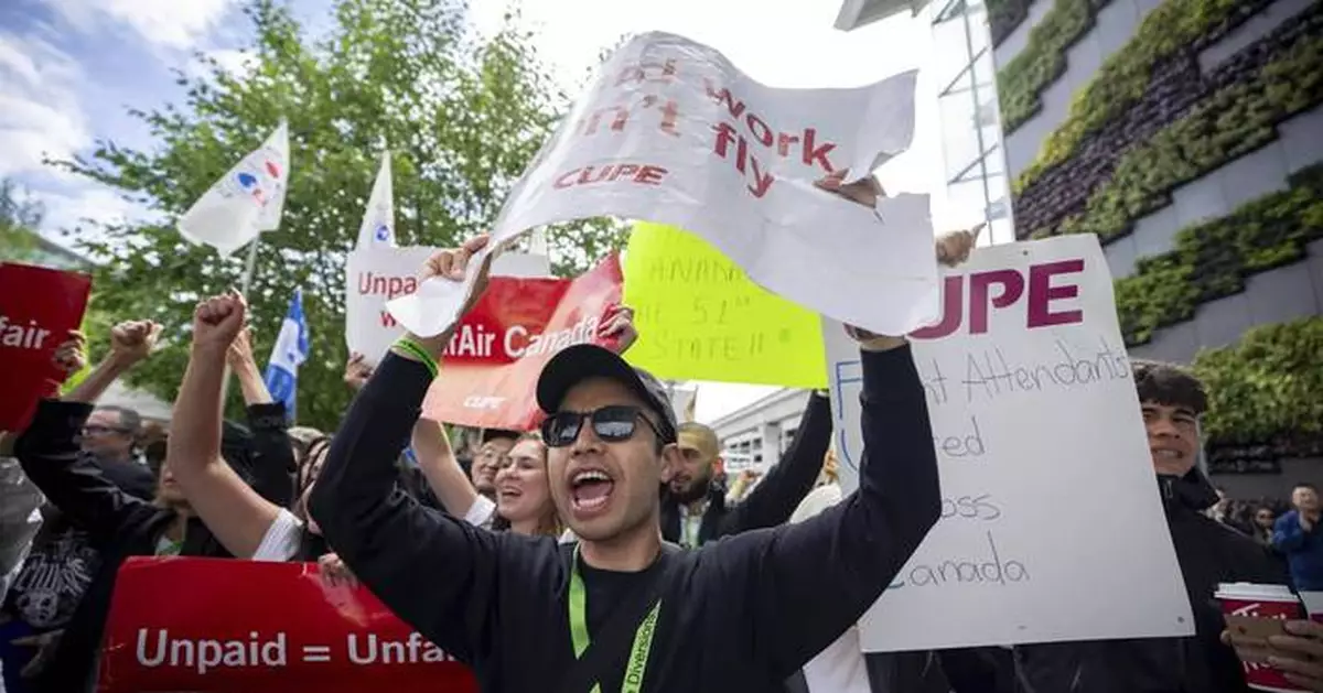 Air Canada and flight attendants union resume talks for the first time since strike began
