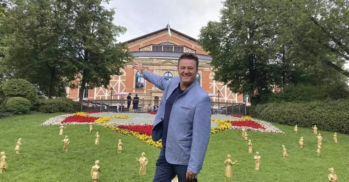 Tenor Piotr Beczała sings different productions of Wagner's 'Lohengrin' 41 hours apart