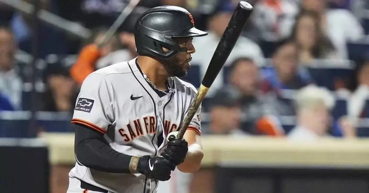 Pinch-hitter Dominic Smith delivers RBI single in the 10th, lifts Giants to 4-3 win over the Mets