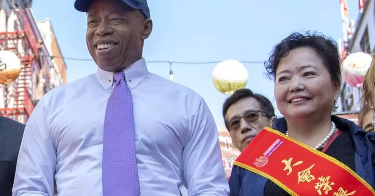 Reporter says former aide to New York City Mayor Eric Adams gave her a chip bag filled with cash