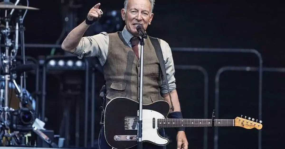 Jeremy Allen White on taking 'a leap of faith' to play Springsteen in 'Deliver Me From Nowhere'