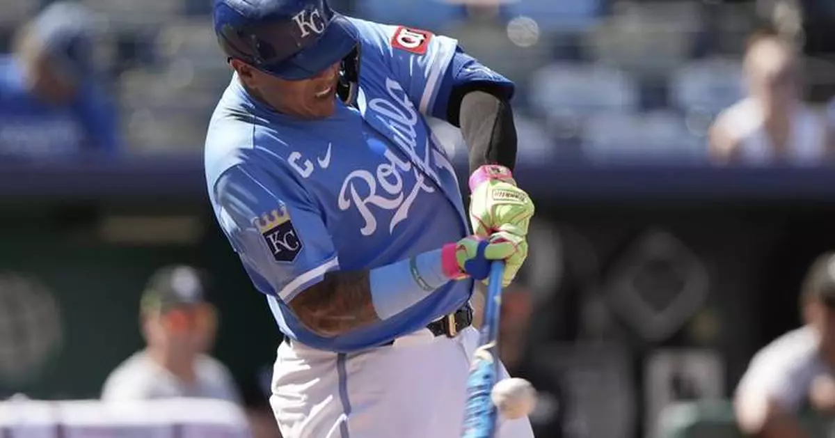 Royals' Salvador Perez out with illness in series opener against Rangers