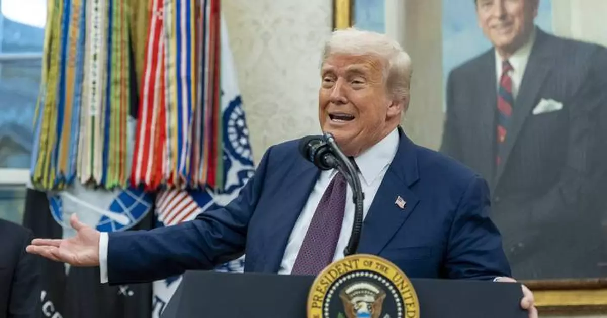 Trump orders federal regulators to probe alleged bank discrimination against conservatives