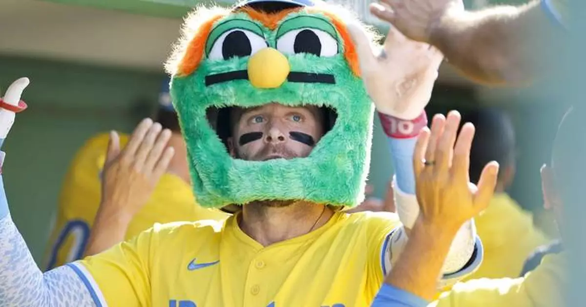 Romy Gonzalez hits a first-inning homer and Red Sox go on to beat Astros 7-3