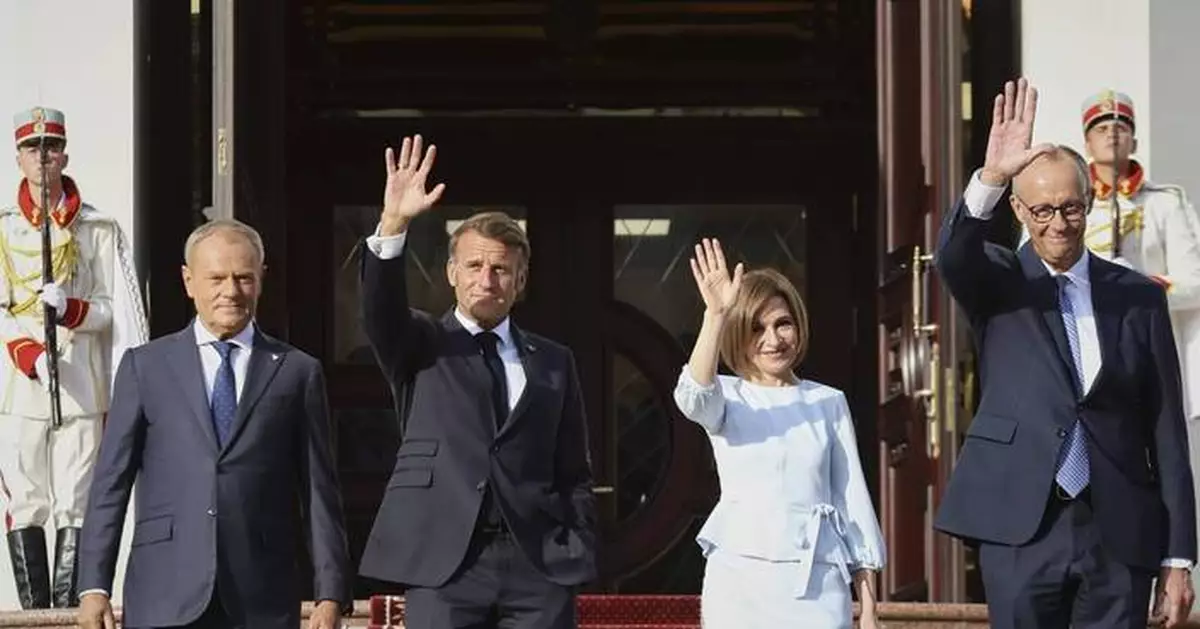 European leaders go to Moldova to mark its Independence Day ahead of a key election