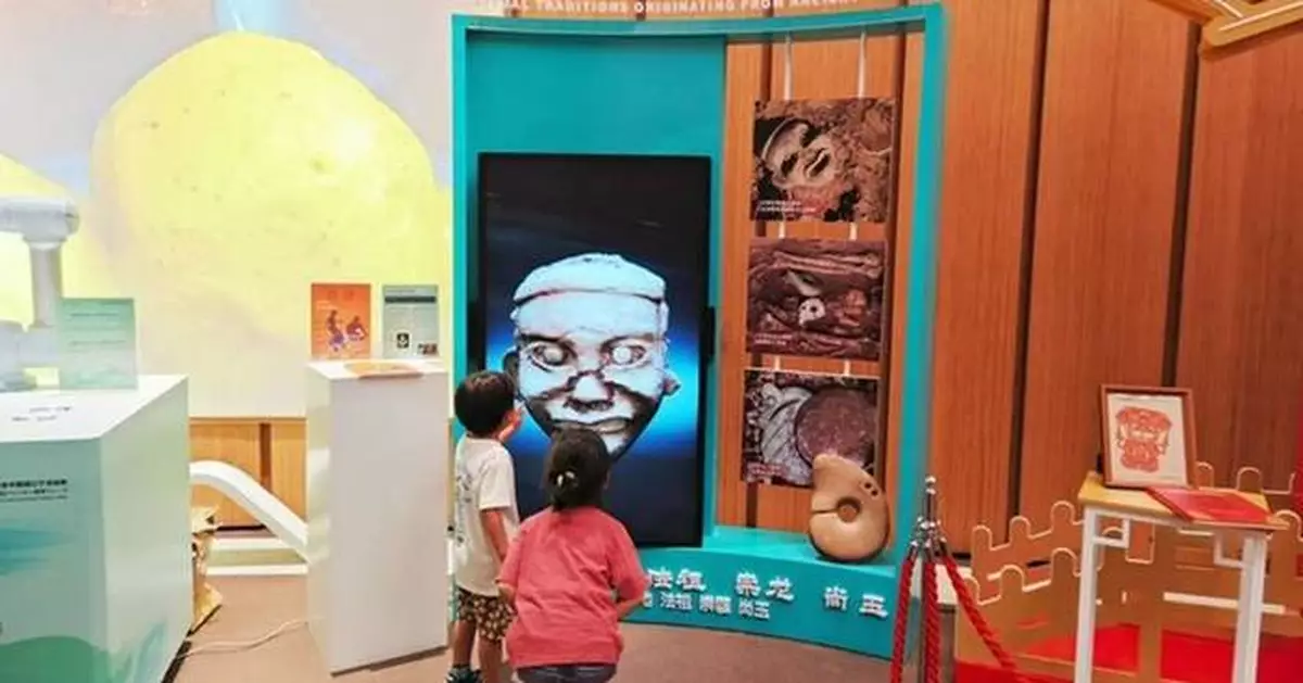 Traveling Through 5,000 Years at the "Liaoning Week"