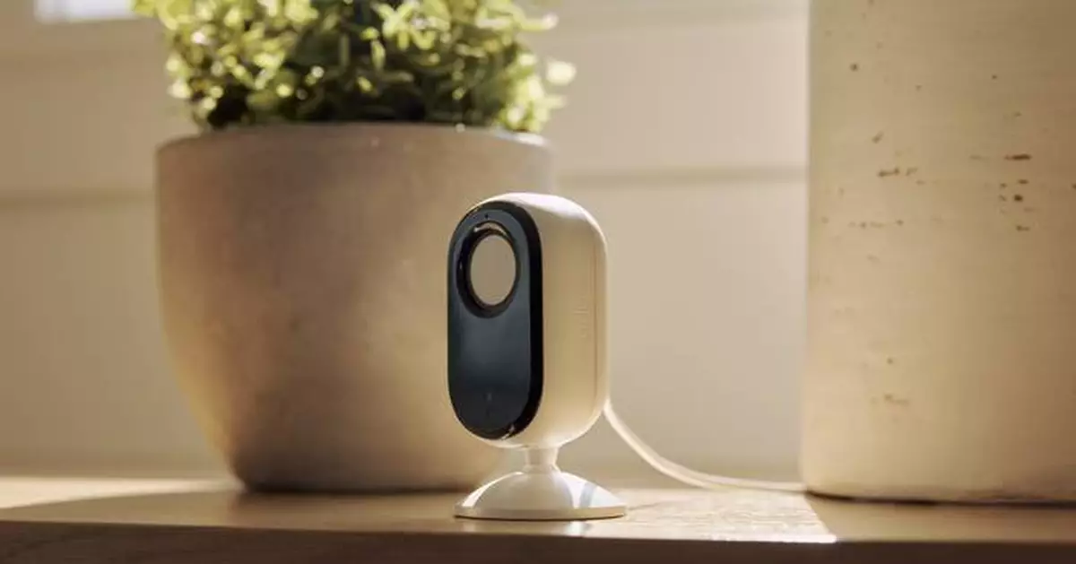 AI-Powered Pet-Friendly Smart Security: Arlo Essential Indoor 2K Security Camera Offers Peace of Mind