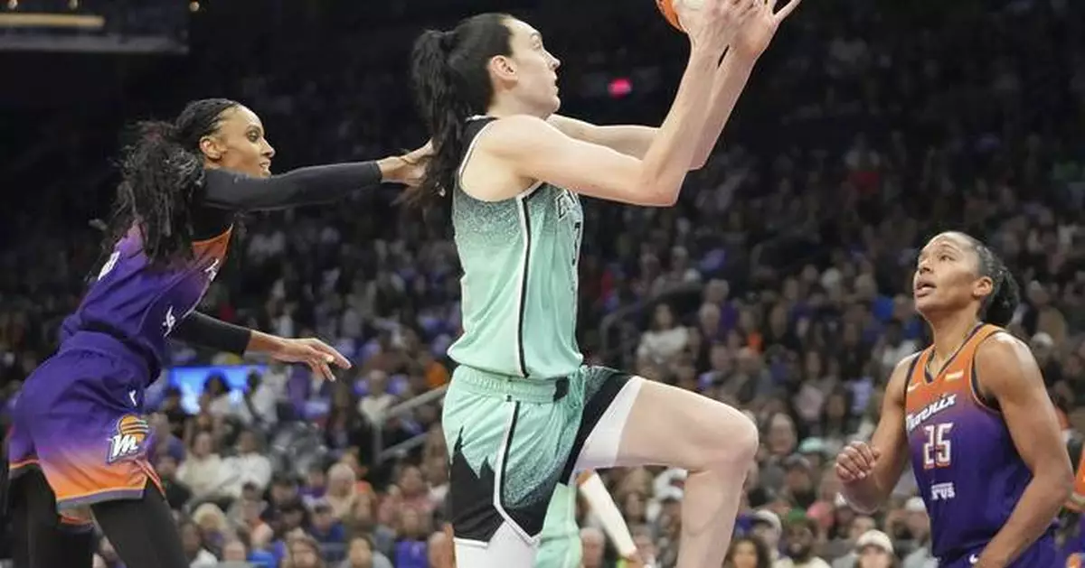 Liberty's Breanna Stewart questionable for Game 2 after injuring left knee in playoff opener