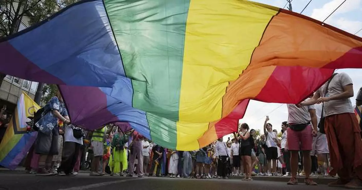 Pride march in Serbia condemns police violence at anti-government rallies, seeks LGBTQ+ rights