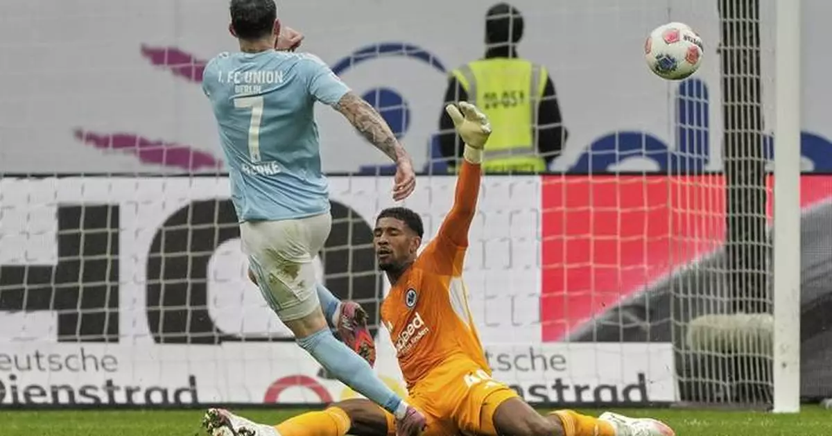 Burke hits Bundesliga hat trick as Union Berlin beats Eintracht Frankfurt 4-3, Dortmund wins