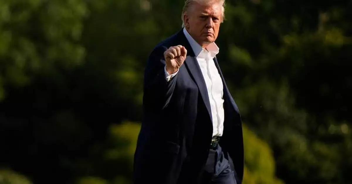 Trump will speak at a hastily called meeting of top military leaders, AP source says