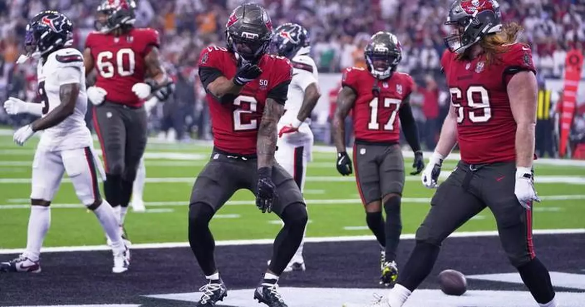 Injury-riddled Buccaneers lose two more offensive linemen