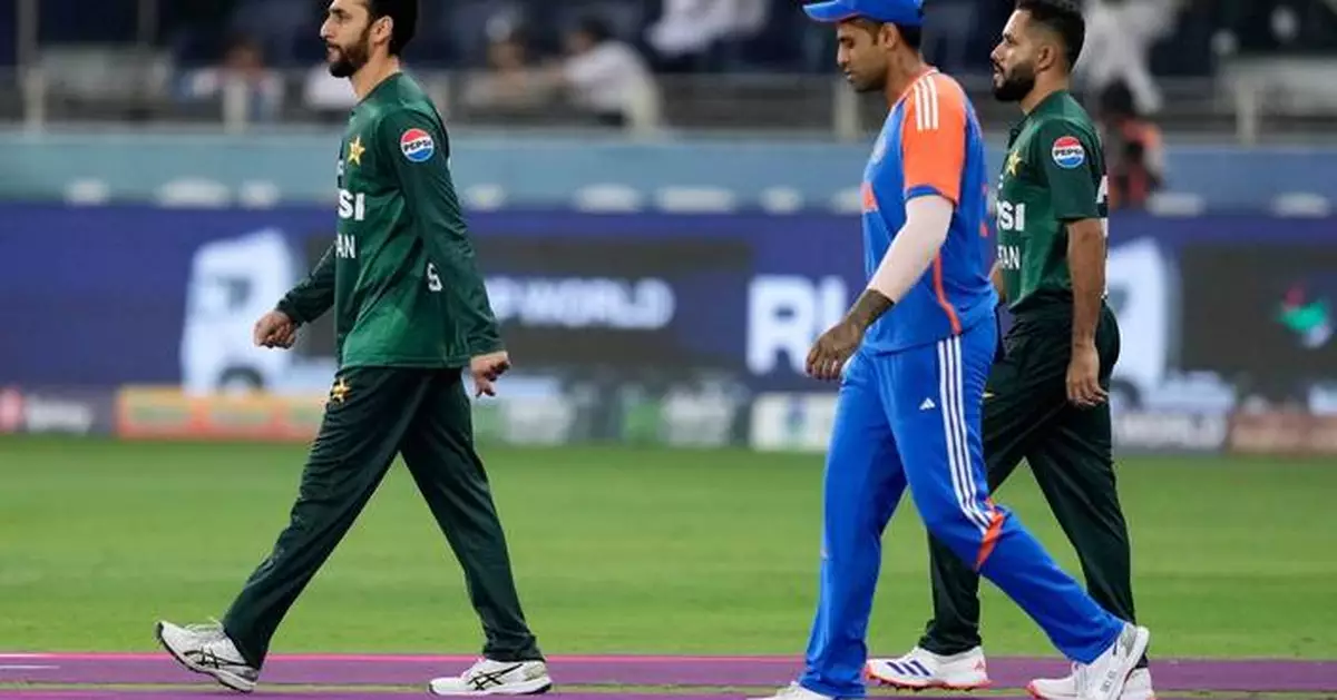 India beats Pakistan with only 2 balls left to win cricket’s Asia Cup but refuses to receive trophy
