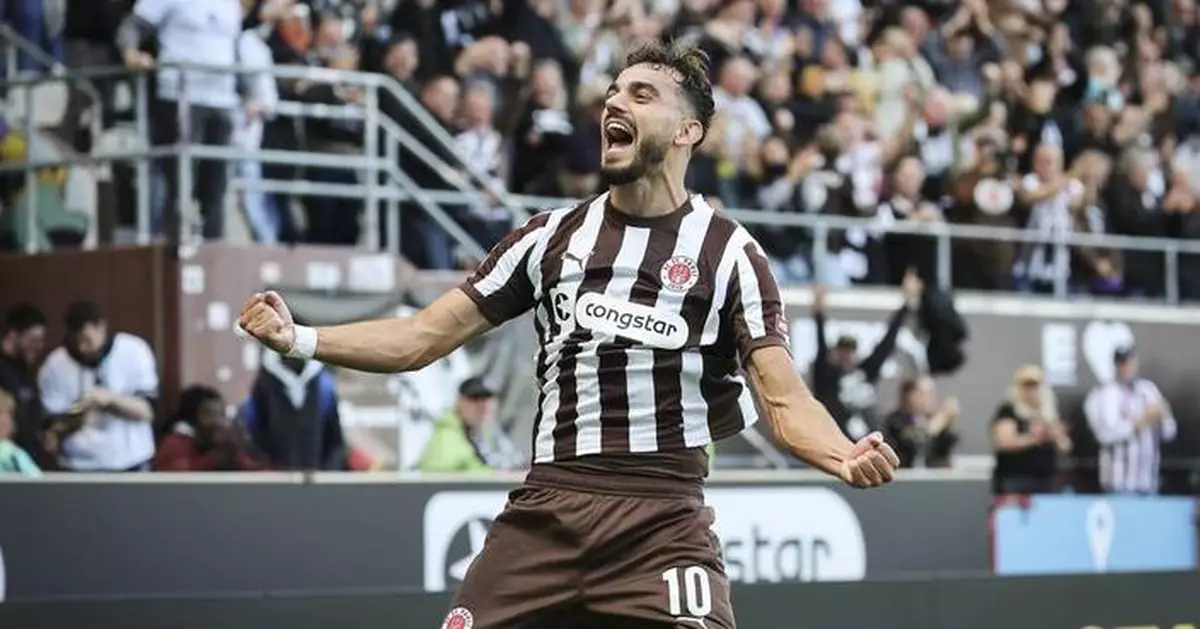 St. Pauli beats Augsburg 2-1 to stay unbeaten in Bundesliga, Bremen routs Gladbach 4-0