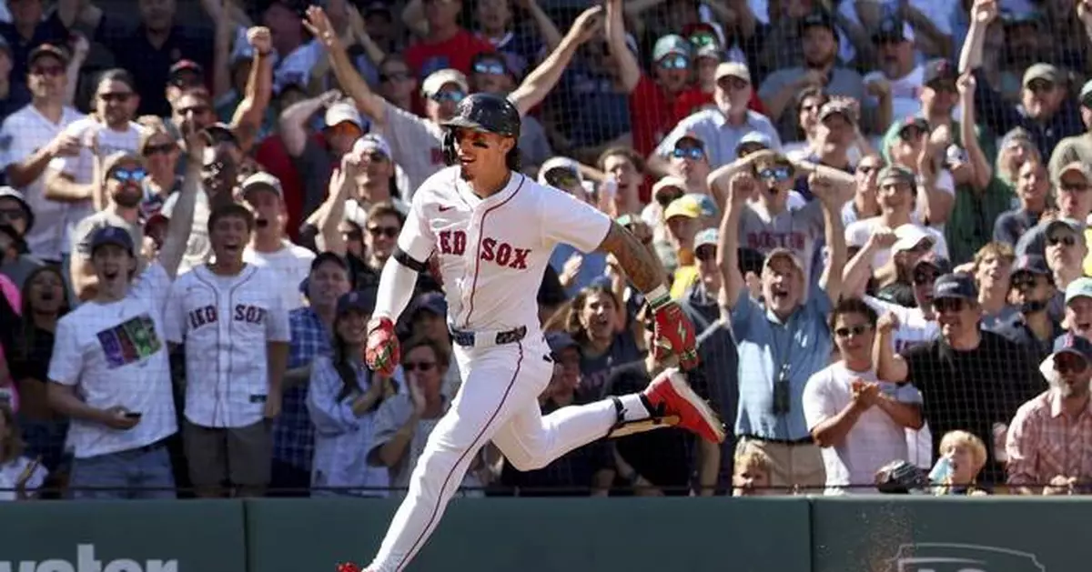 Jarren Duran hits inside-the-park homer for Red Sox against Pirates at Fenway Park