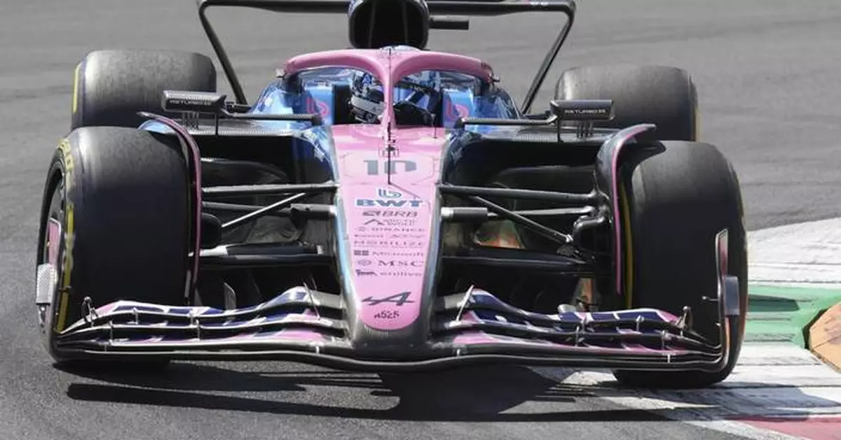 Pierre Gasly signs contract extension with Alpine through 2028