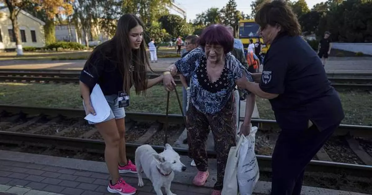 In ruined Ukrainian cities, residents have tried to cling to hope but eventually they leave