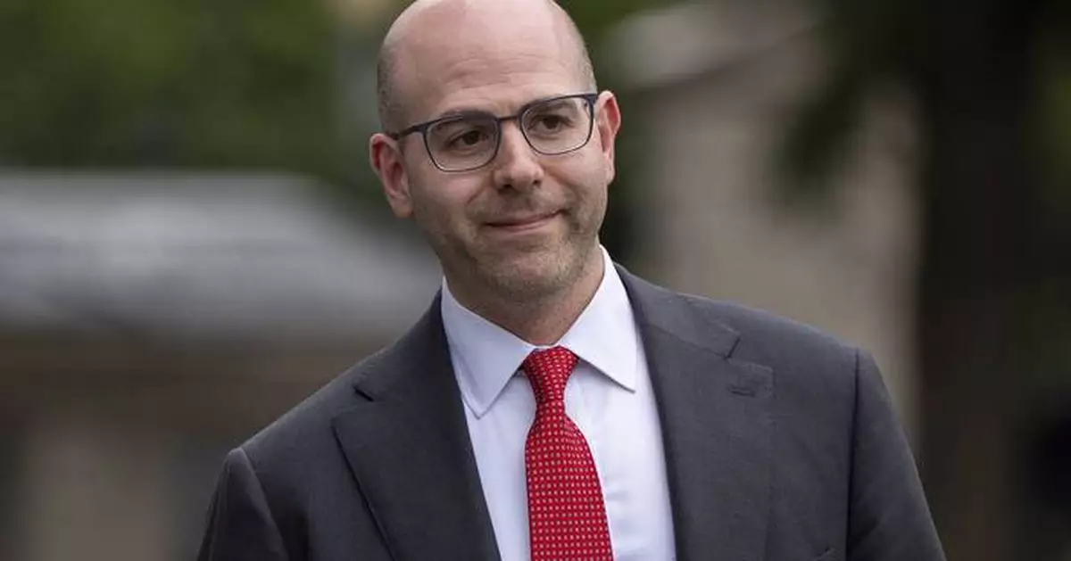 Trump's Fed nominee says he'd keep his White House job even if confirmed by the Senate