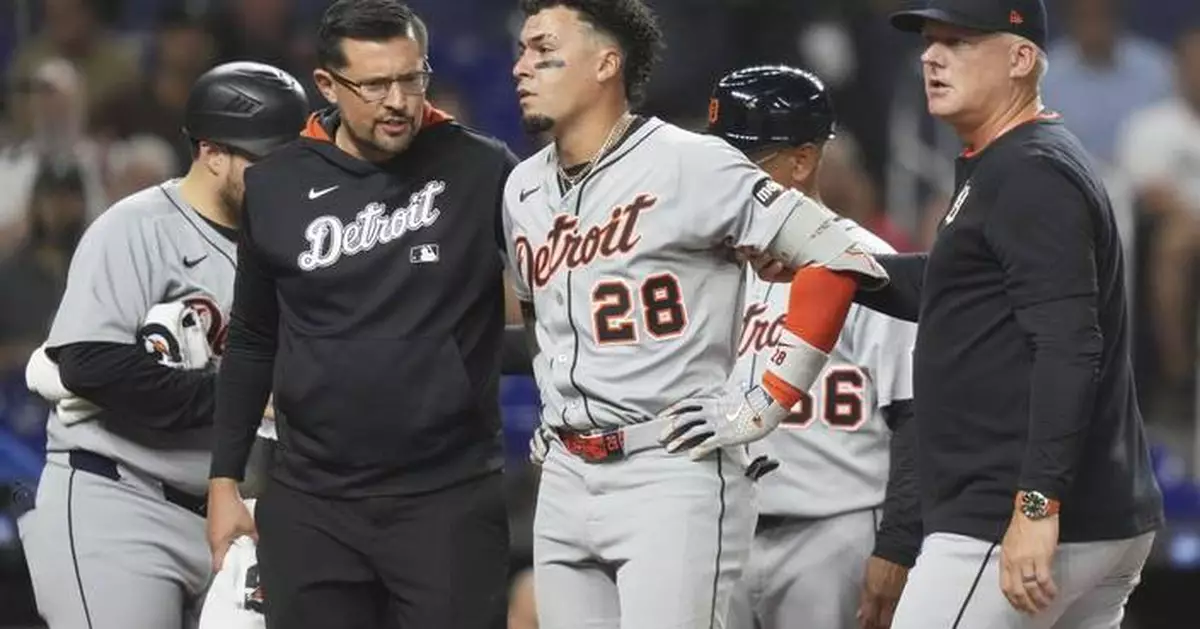 Tigers' Javier Báez leaves game against Marlins after foul tip strikes near his left eye