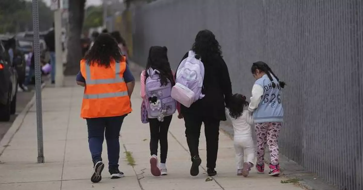 California bill would require parents be notified when immigration enforcement is at school