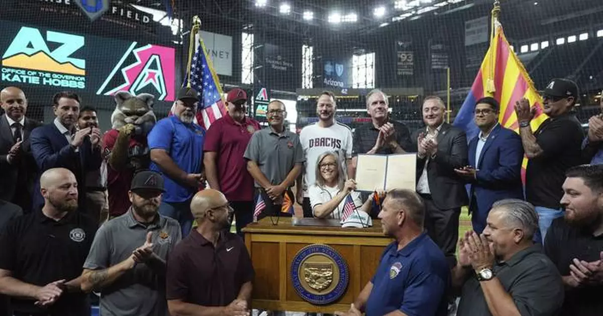 Diamondbacks to remain at Chase Field for 30 years after approval of renovation bill