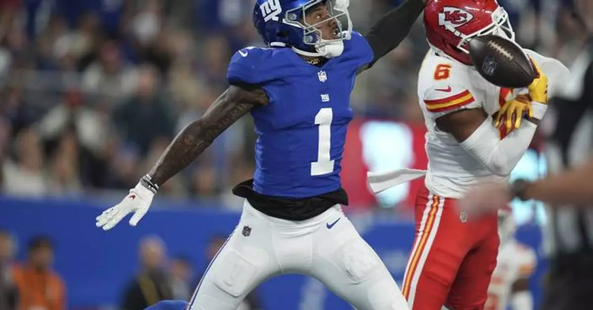 Brian Daboll is noncommittal about who the Giants' starting QB will be against the Chargers