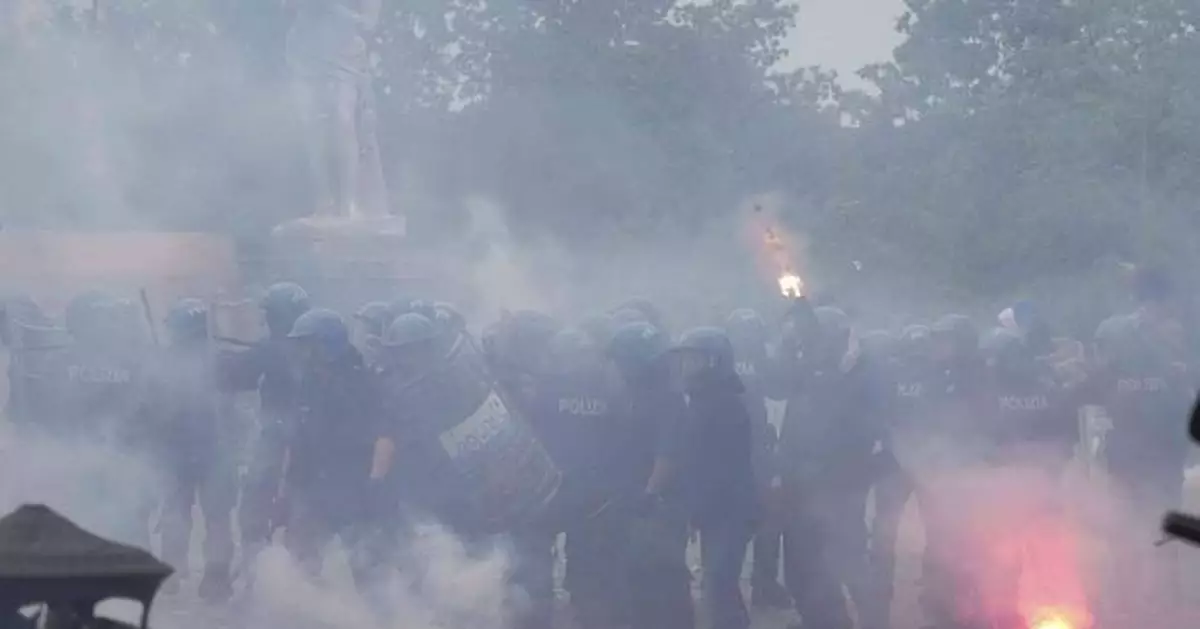 Playing Rome derby in lunchtime heat due to violence worries is 'a loss for soccer,' Sarri says