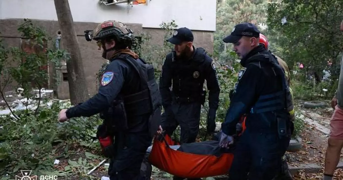 Ukrainian and Russian attacks kill 3 civilians as Zelenskyy prepares to meet Trump