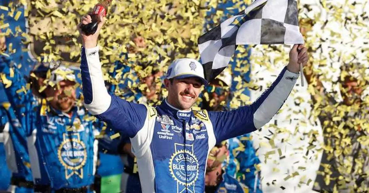 Elliott steals Kansas Speedway race in wild overtime finish, secures spot in 3rd round of playoffs