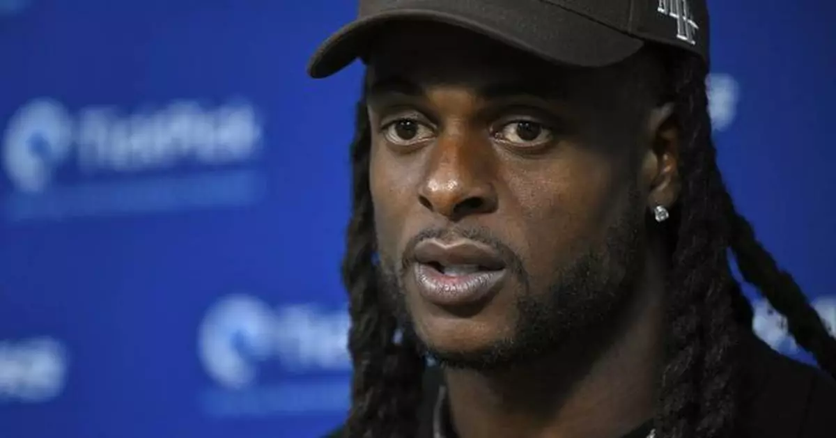 WR Davante Adams, RT Rob Havenstein sit out Rams' practice with what McVay says are minor injuries