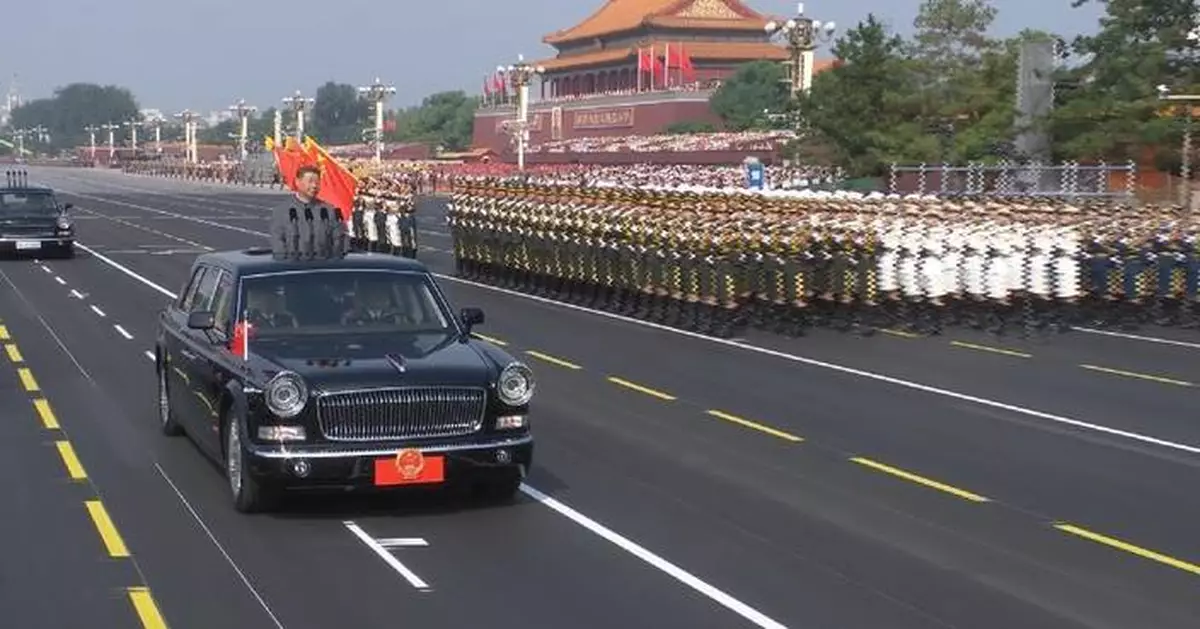 President Xi inspects formations of V-Day military parade