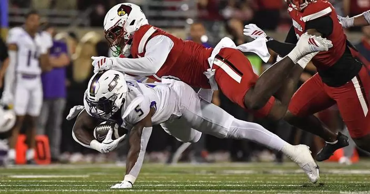 Louisville linebacker Stanquan Clark could be out for the season following leg surgery