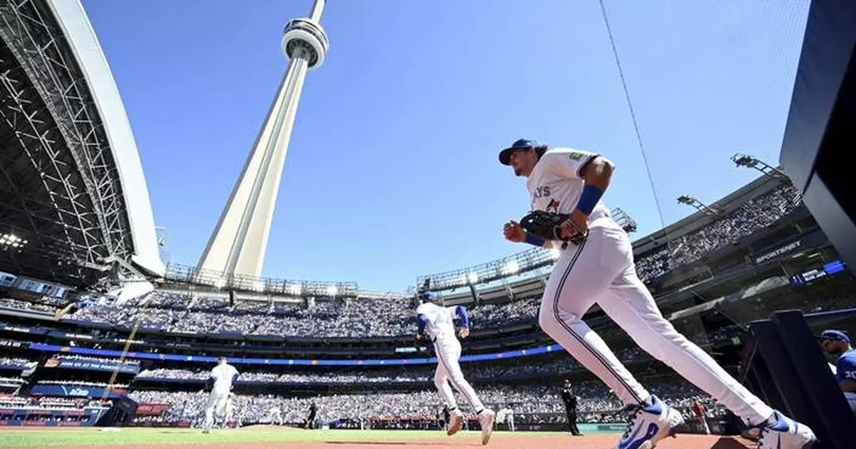 Straw and Lukes each drive in 2 as Blue Jays avoid sweep, beat majors-leading Brewers 8-4