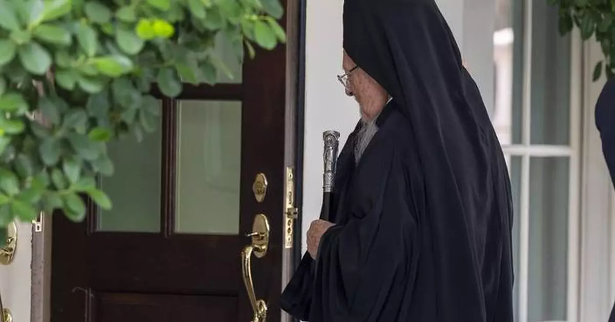 Orthodox patriarch defends recognition of an independent Ukrainian church