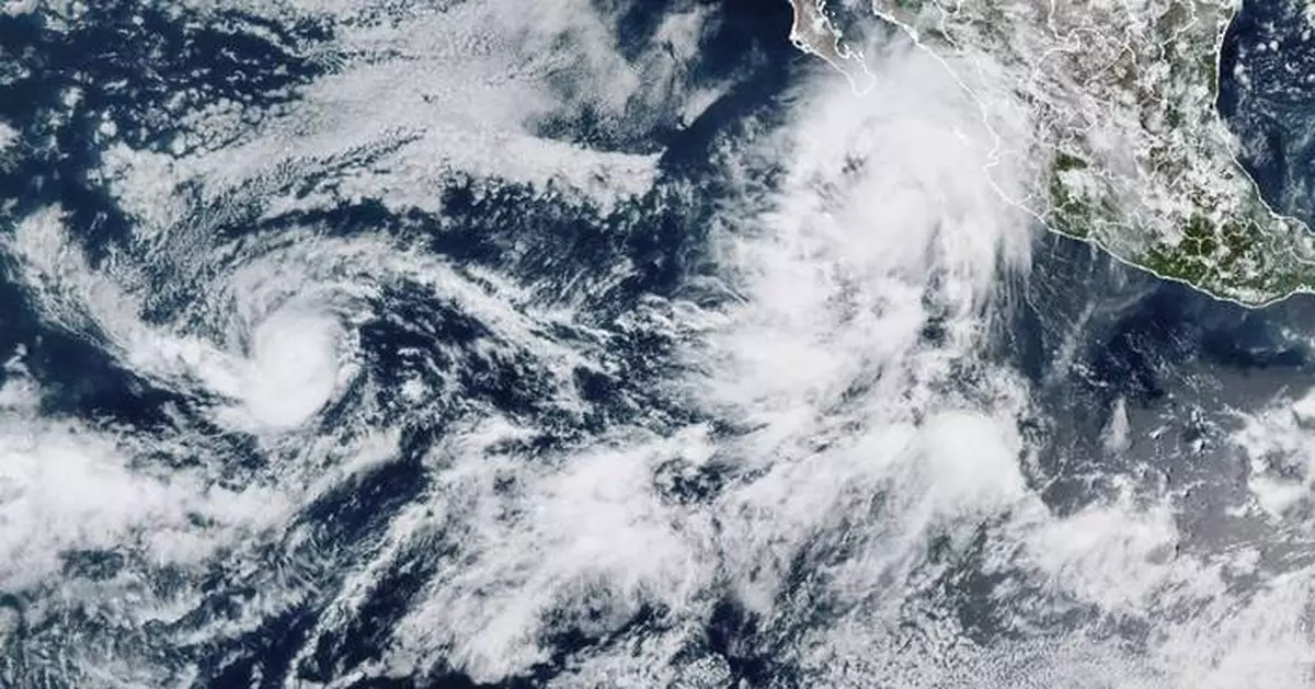 Hurricane Kiko and Tropical Storm Lorena gain strength over the eastern Pacific Ocean