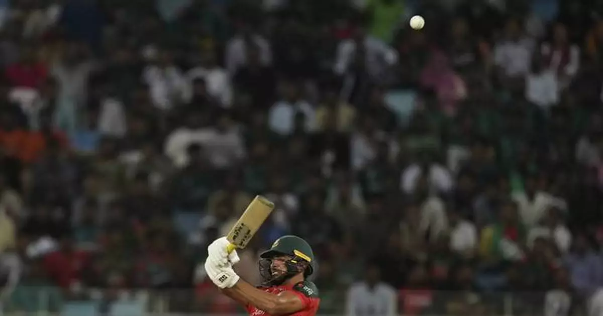 Bangladesh stuns Sri Lanka by 4 wickets to begin Asia Cup Super Four