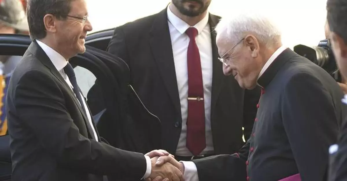 Pope Leo and Vatican insist on 2-state solution to end Gaza war during meeting with Israel president