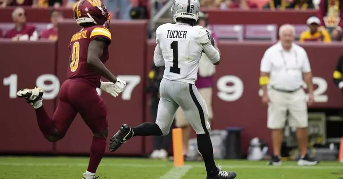 Raiders QB Geno Smith spreading the wealth with his receivers