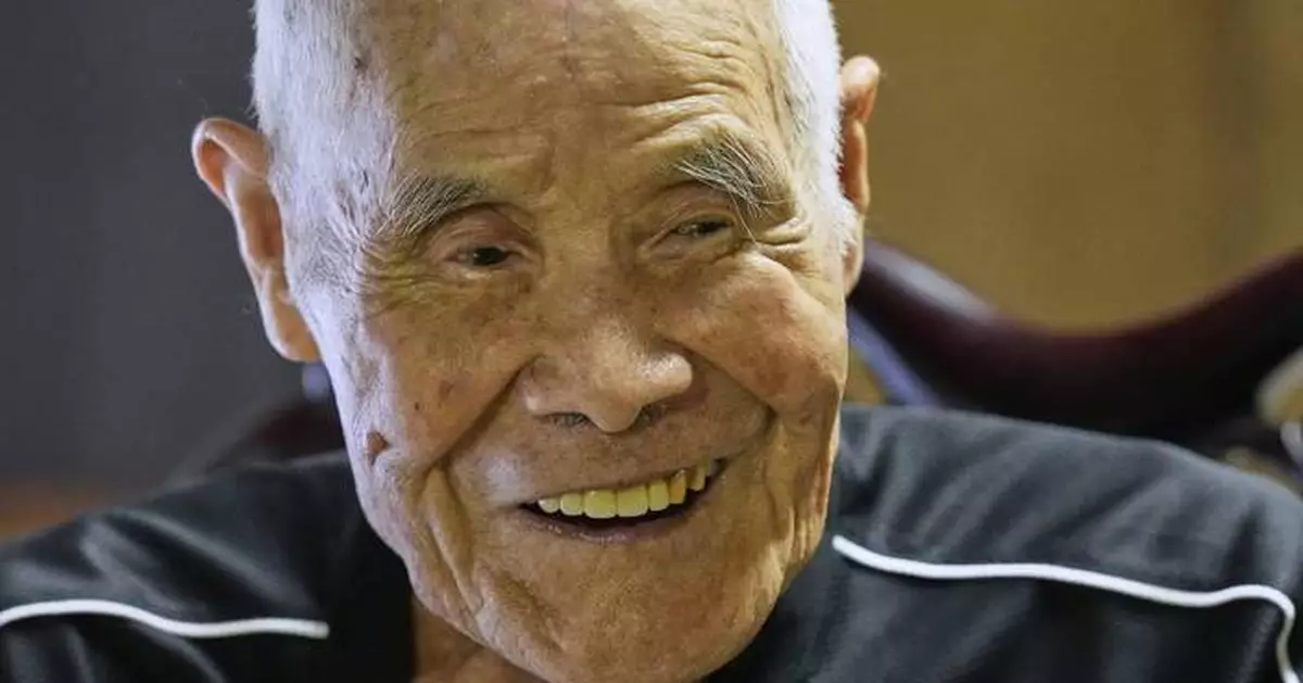 102-year-old becomes oldest person to summit Mount Fuji