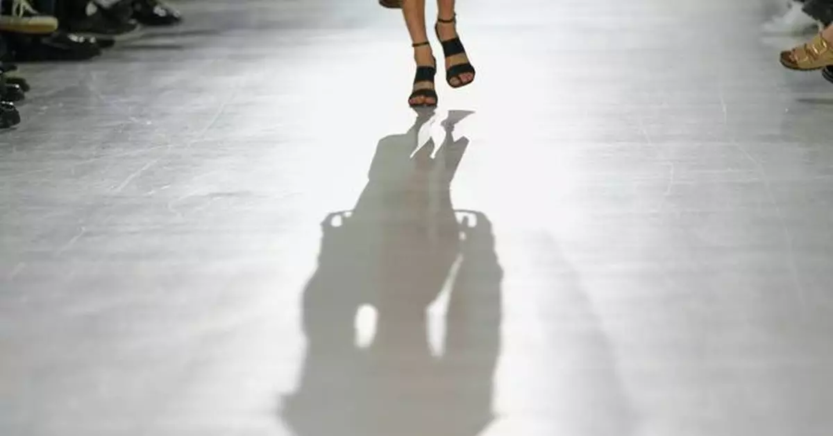 Max Mara responds to rising global tensions and temperatures with lightness on Milan runway