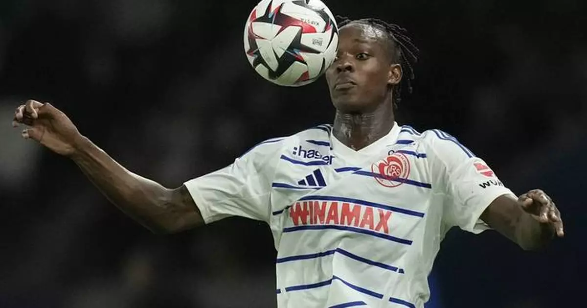 Strasbourg coach criticises home fans who raised banner against club striker Emegha