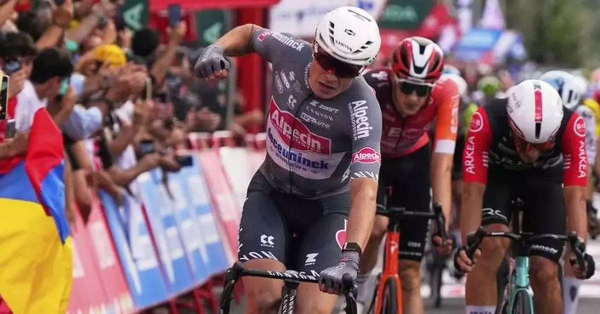 Philipsen wins his third stage at Vuelta and Vingegaard leads before decisive day
