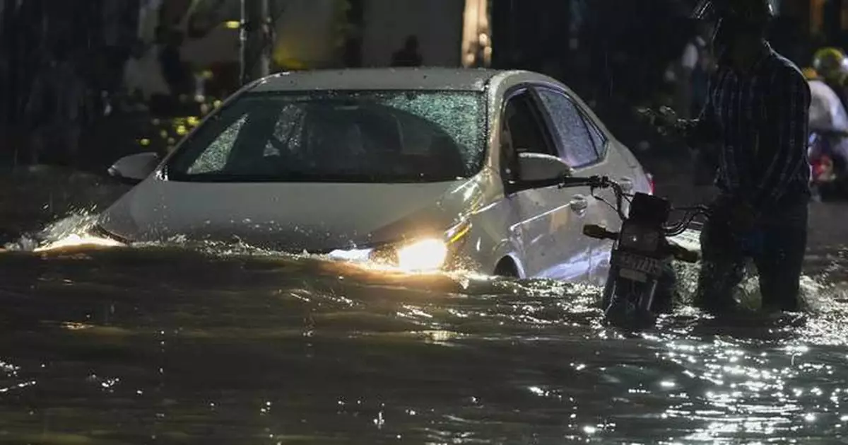 Over 120,000 evacuated from central Pakistan as floods leave survivors in scorching heat