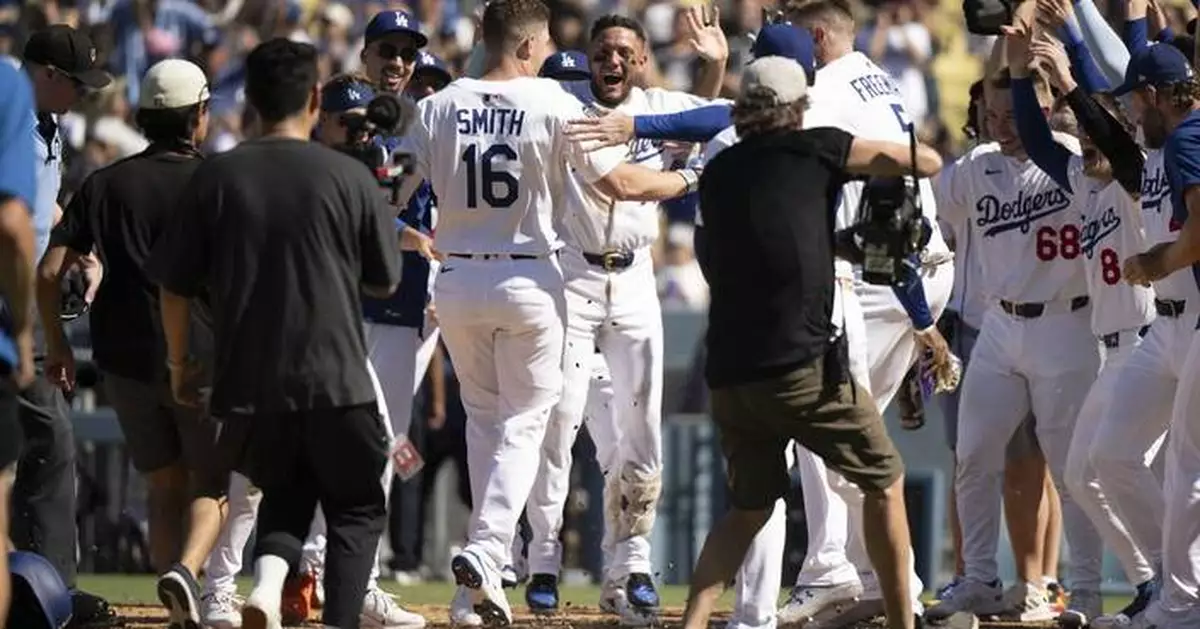 Smith's pinch-hit homer in 9th inning gives Dodgers a 5-4 win over Diamondbacks