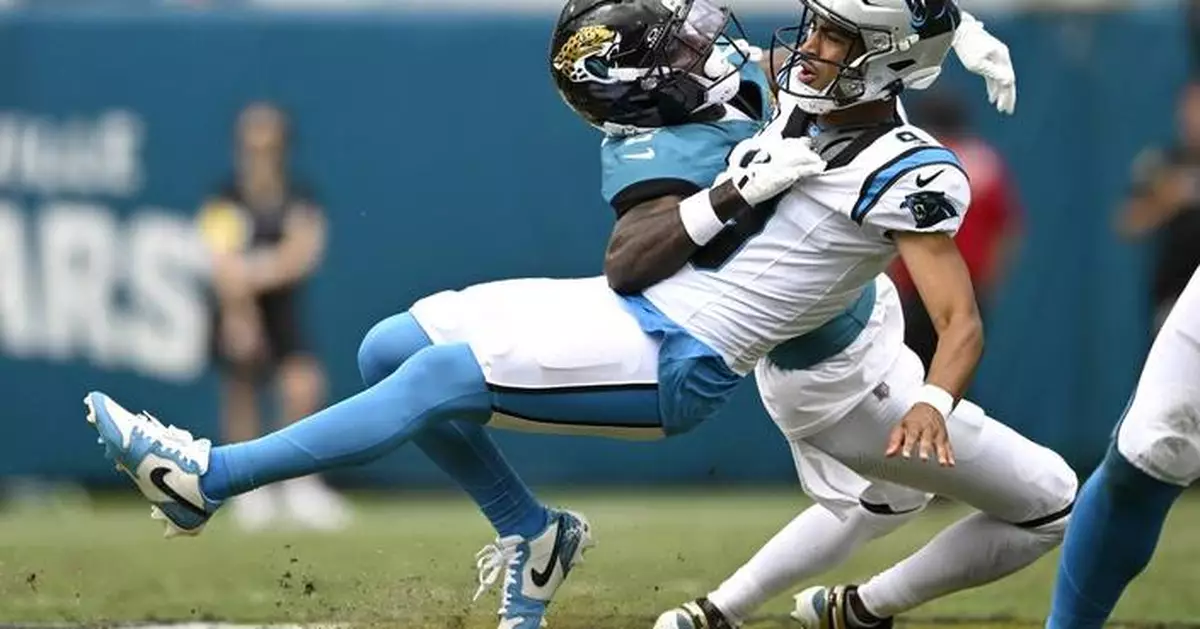 Lawrence and Etienne deliver as Jaguars open new regime with a 26-10 victory over the Panthers