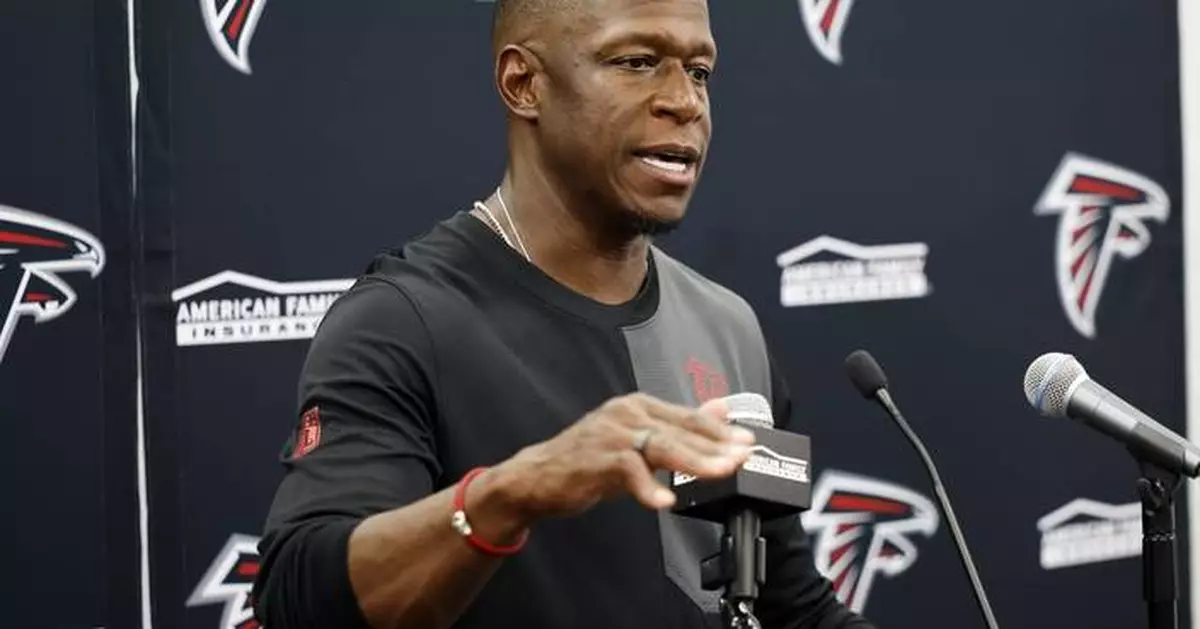 Falcons coach Raheem Morris fires receivers coach Ike Hilliard after shutout loss