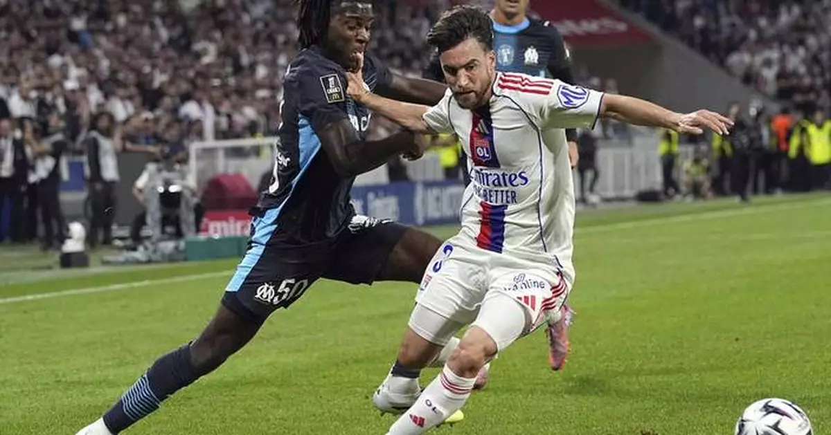 Lyon leaves it late to beat 10-man Marseille 1-0 in the French league
