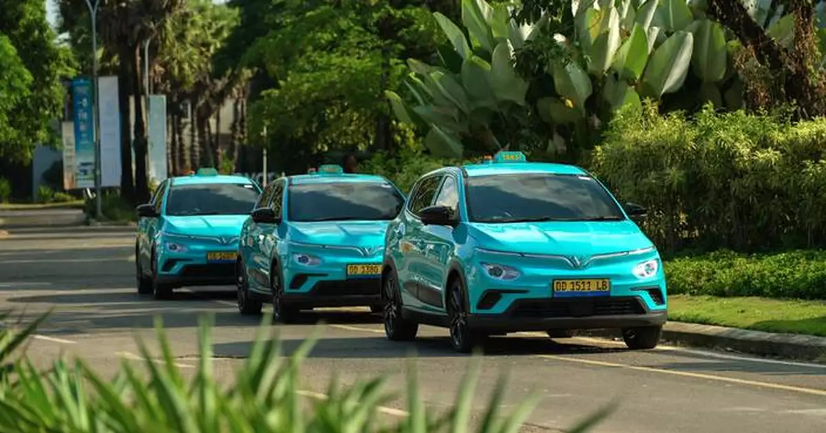 Green SM expands all-electric taxi service to Bekasi, supporting the city’s smart mobility vision